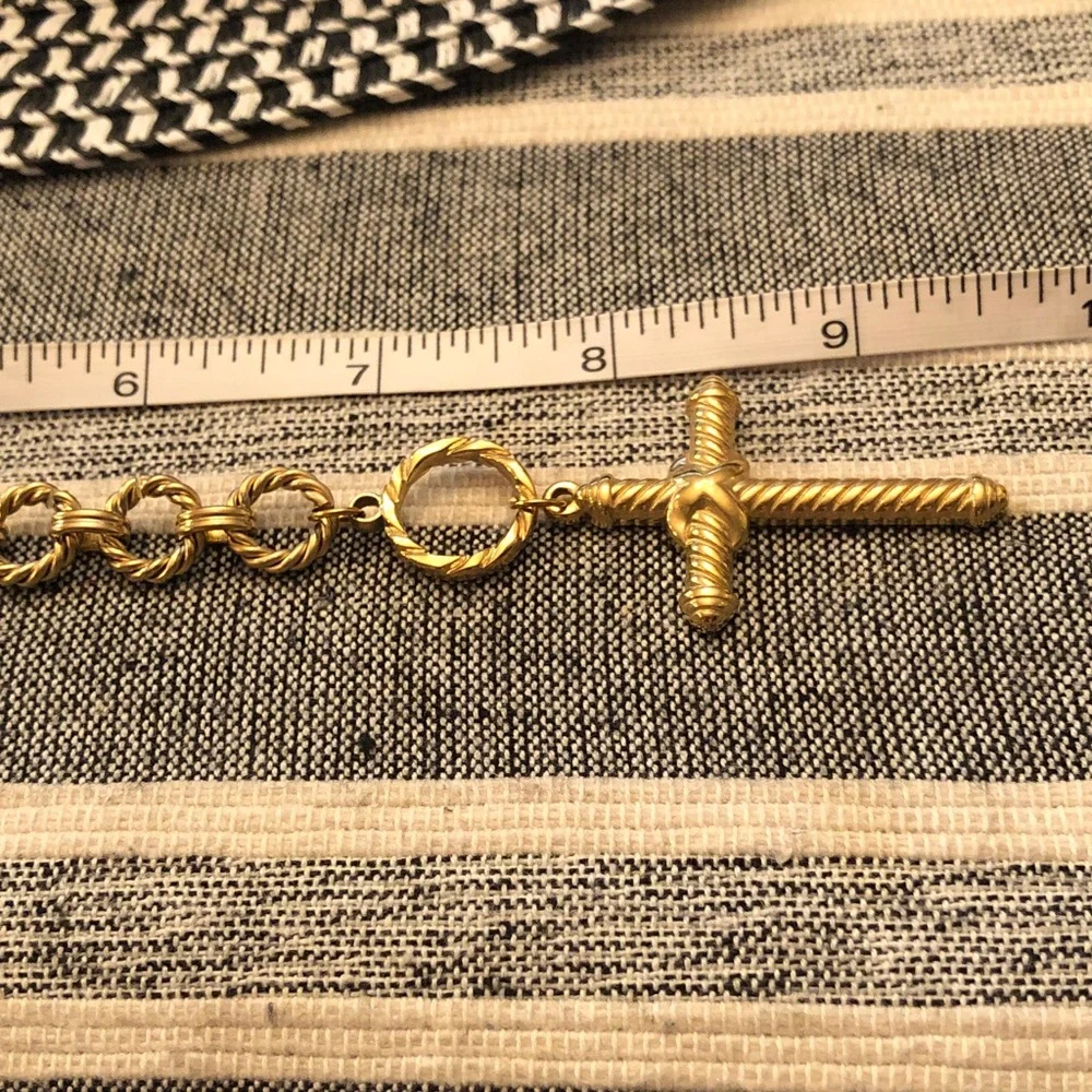 NWOT Boutique Gold-Tone Rope Link Toggle Bracelet with Cross Charm
